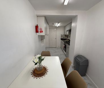 Room in a Shared House, Conley Road, NW10 - Photo 6