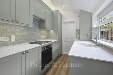 3 bedroom terraced house to rent - Photo 3