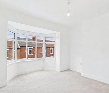 2 bedroom semi-detached house to rent - Photo 3