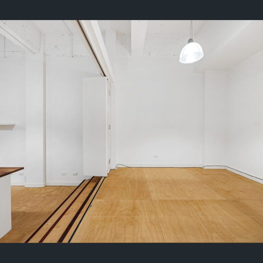 HOLDING DEPOSIT RECEIVED - Photo 1