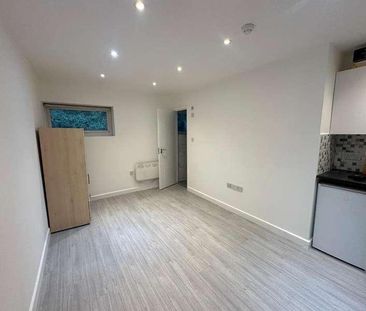 Roberts Mews, Orpington, BR6 - Photo 4