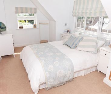 3 bedroom semi-detached house to rent - Photo 5