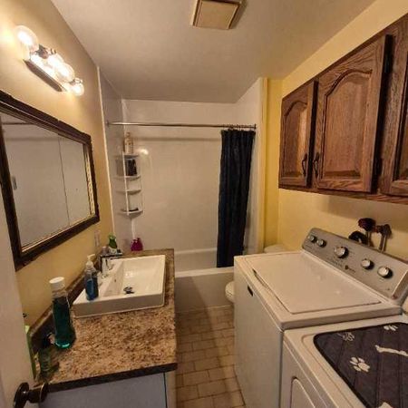 LOGEMENT A LOUER 4 1/2 a LACHINE - Photo 3