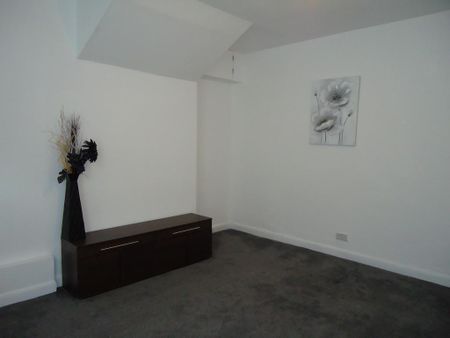 4 bedroom apartment to rent - Photo 5