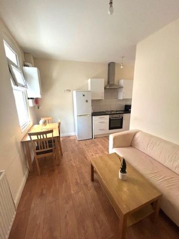 2 bedroom flat to rent - Photo 3