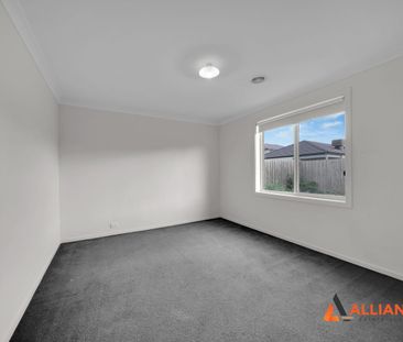 Comfortable Family Living in a Peaceful Wallan Setting - Photo 5