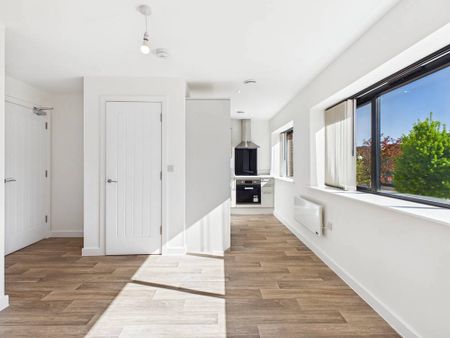 Phoenix Court, Hawkins Road, Colchester, CO2 8ZE - Photo 3