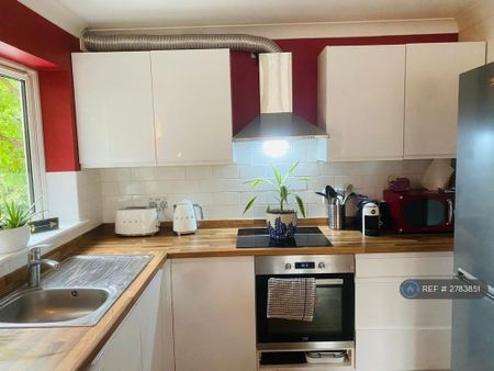 2 bedroom flat to rent - Photo 4