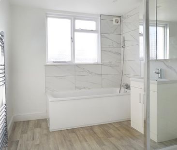 3 bedroom terraced house to rent - Photo 3