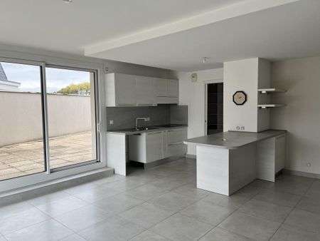 Location Appartement 4 pièces 90m² AIX LES BAINS 73100 - Photo 4