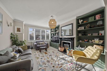 4 bedroom semi-detached house to rent - Photo 3