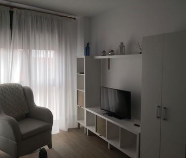 Apartamento de alquiler en Calle Cabo Finisterre, 12, El Rinconcillo - Photo 3