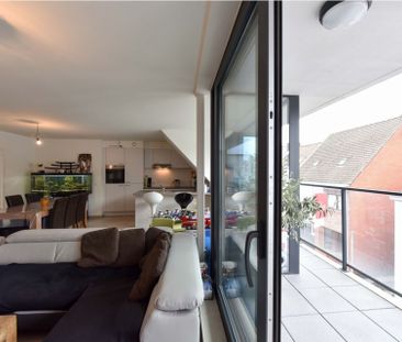 Recent gebouwd geschilderd appartement nabij station | René Sabbest... - Foto 1