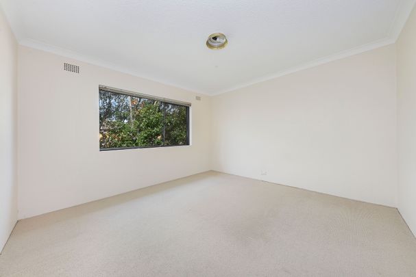 QUIET AND SUNNY 1 BEDROOM APARTMENT WITH PARKING - Photo 1