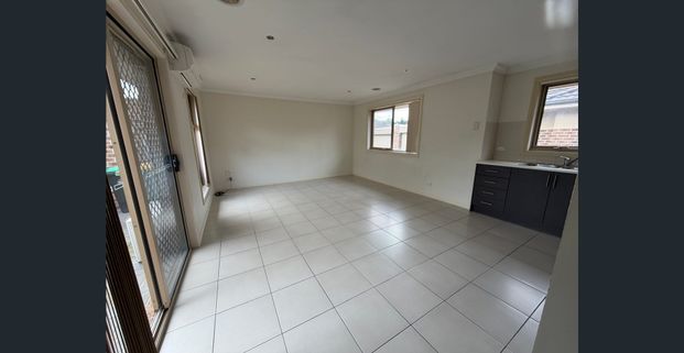 Stylish & low-maintenance living in a prime Reservoir pocket - Photo 1