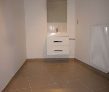 Ruim appartement met 2 slpk, bureel/dressing, autostaanplaats, kelder en mooi terras met prachtig uitzicht - Foto 4