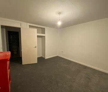 2 Bed Maisonette, Cheriton Court, SE25 - Photo 2