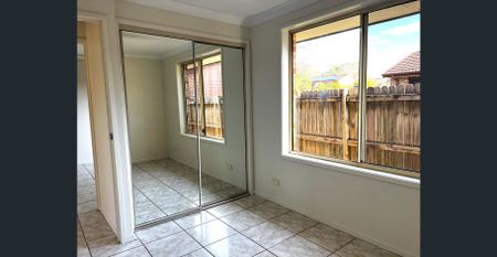 Walk to railway station - Photo 3