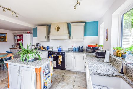 Great Massingham - Photo 5