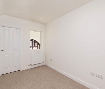 The Spire, 86 Coronation Avenue, Bath, BA2 - Photo 6