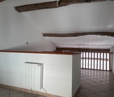 Location Appartement 2 pièces 37m² VINS SUR CARAMY 83170 - Photo 5