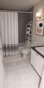 LASALLE 3 1/2 STYLE CONDO A DEUX PAS DU FLEUVE ET PRÈS DE LA GARE - Photo 3