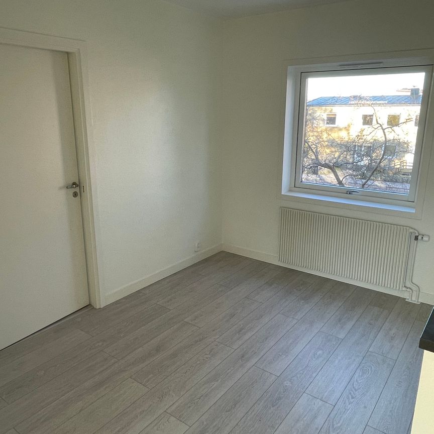 Tingvallavägen, Trollhättan - Photo 1