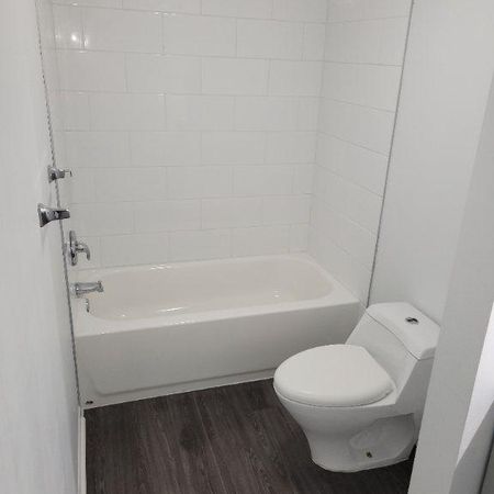 Très Bel Appartement 4 1/2 DDO à Louer - Boulevard des Sources - Photo 4