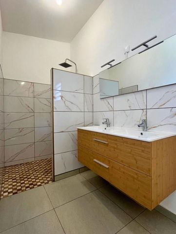 Location Maison 3 pièces 66m² LA RIVIERE 97421 - Photo 4