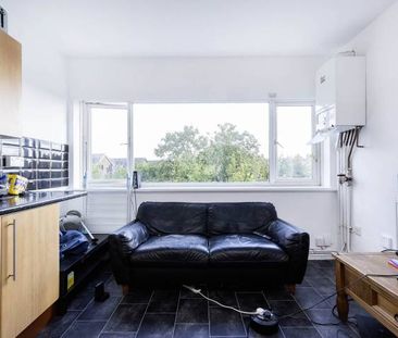 Modern Sharers Apartment - Photo 2