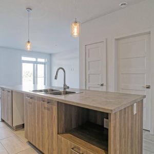 MAGNIFIQUE 4 1/2 - LIBRE 1er DÉCEMBRE - ASCENSEUR - Photo 2