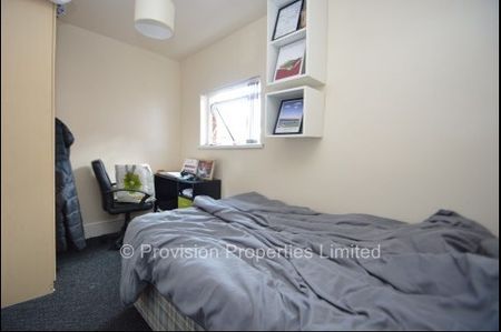 8 Bedroom Student Properties in Hyde Park Leeds - Photo 2