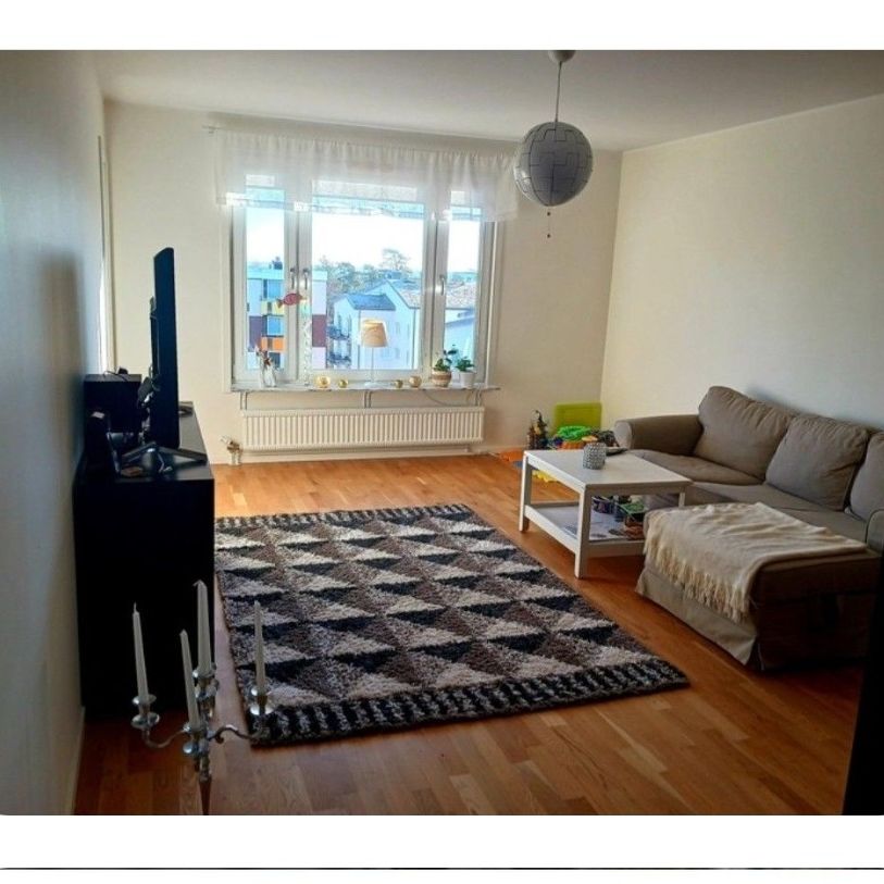 Hasselgatan, Upplands Väsby - Photo 1