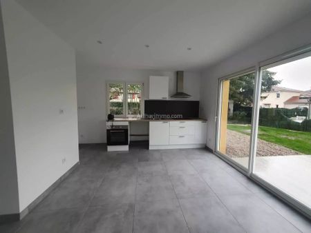 Location Maison 4 pièces 94 m2 à Bourgoin-Jallieu - Photo 3