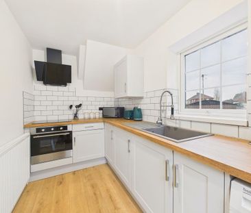 2 bedroom semi-detached house to rent - Photo 6