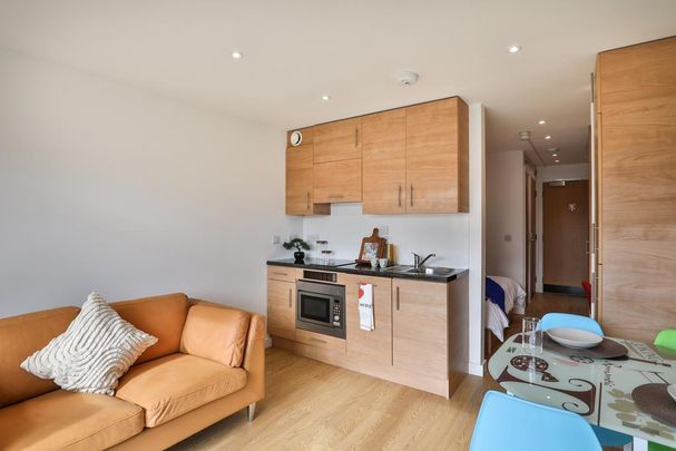 Studio to rent - Photo 1