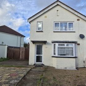R2 - Stoneleigh Avenue, Enfield EN1 4HH, Property for rent - Photo 4
