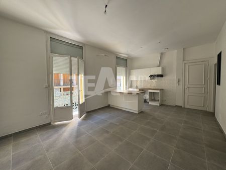 Location Appartement 2 pièces 47m² SETE 34200 - Photo 4
