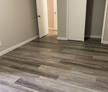 Hillcrest Manor - Photo 4