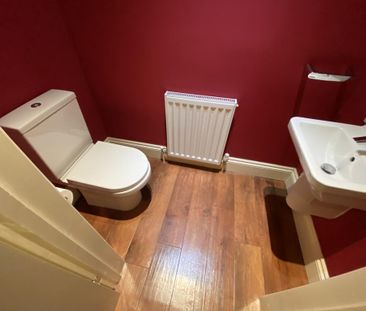 4 bedroom semi-detached house to rent - Photo 3