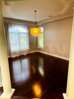 For Lease - 2418 Wasaga Drive, Oakville, Ontario - Photo 1