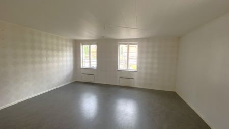 Hofors Centrum: Fyrarummare i markplan - Photo 3