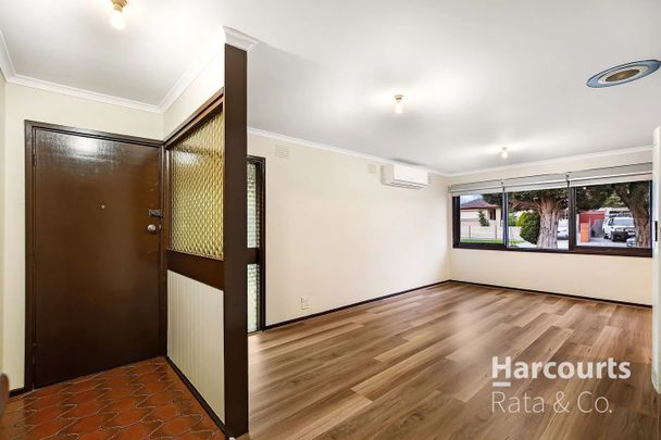 An absolute must inspect! - Photo 1