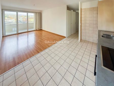 Optimal accessibility in the heart of Renens - Photo 3