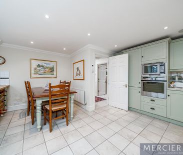 3 bedroom flat to rent - Photo 4