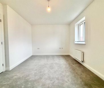2 bedroom semi-detached house to rent - Photo 3