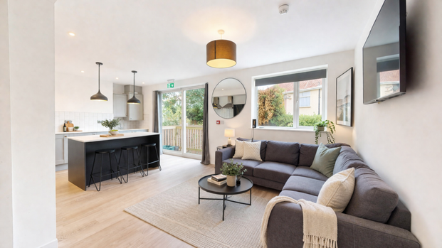 6 bedroom house to rent - Photo 1