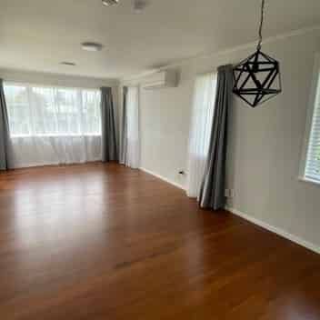 Modern inside, nice fully fenced back yard & large garage! - Photo 1