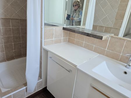 Location Appartement 2 pièces 41m² ANTIBES 06160 - Photo 4