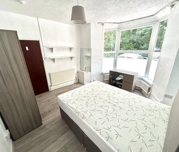 5 bedroom terraced house to rent - Photo 4